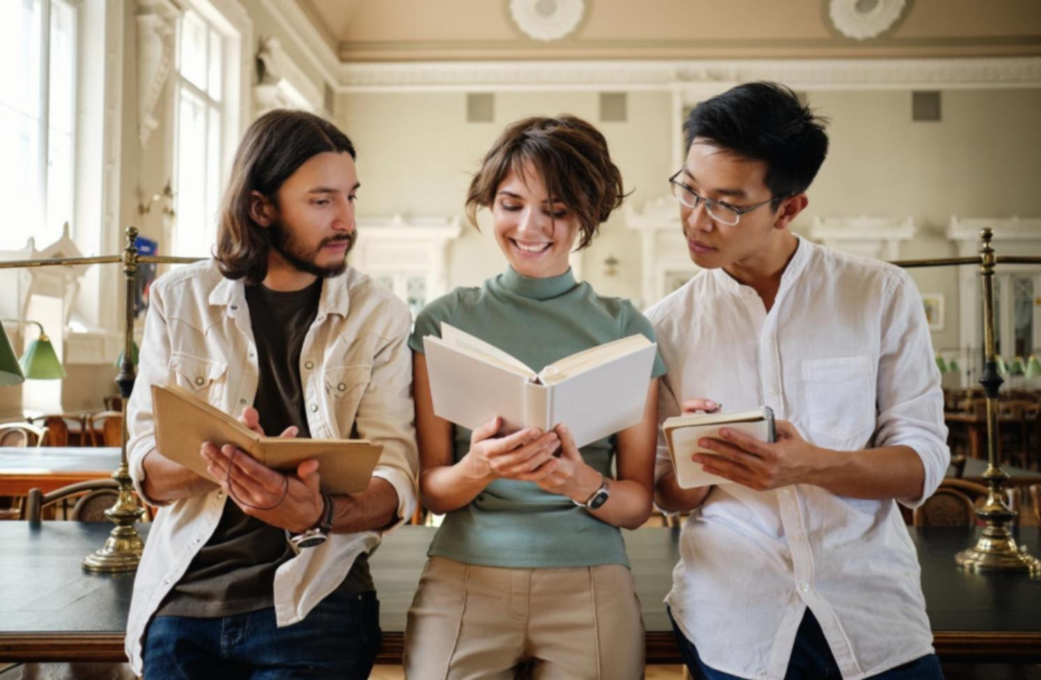 Collaboration en groupe sur projets financiers